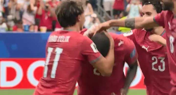 C罗进球门德斯任意球破门！葡萄牙2-0乌兹别克斯坦 