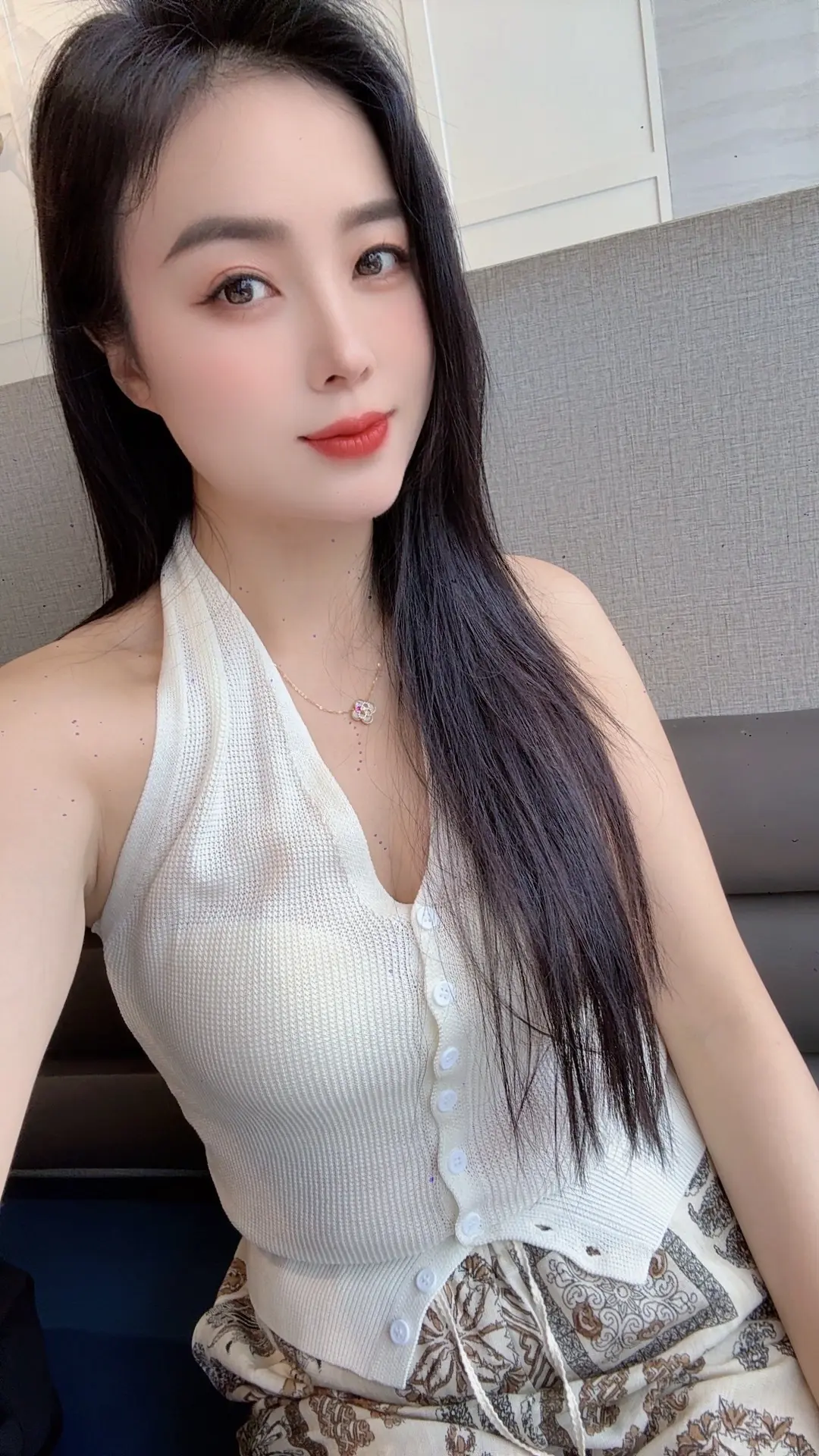 如果我们还能再见面                是说好久不见，还是我好想你…