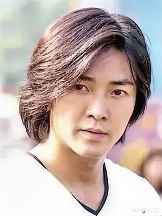 因为没人去看了，取消也正常

郑伊健原定于12月5日要在日本演唱会的，现在取消了