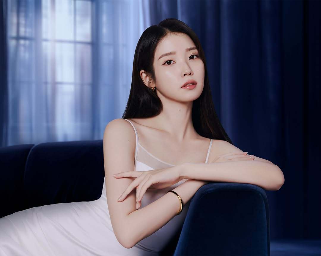 IU[超话]💄IU李知恩雅诗兰黛全球代言人  onlyU美图-250514 I