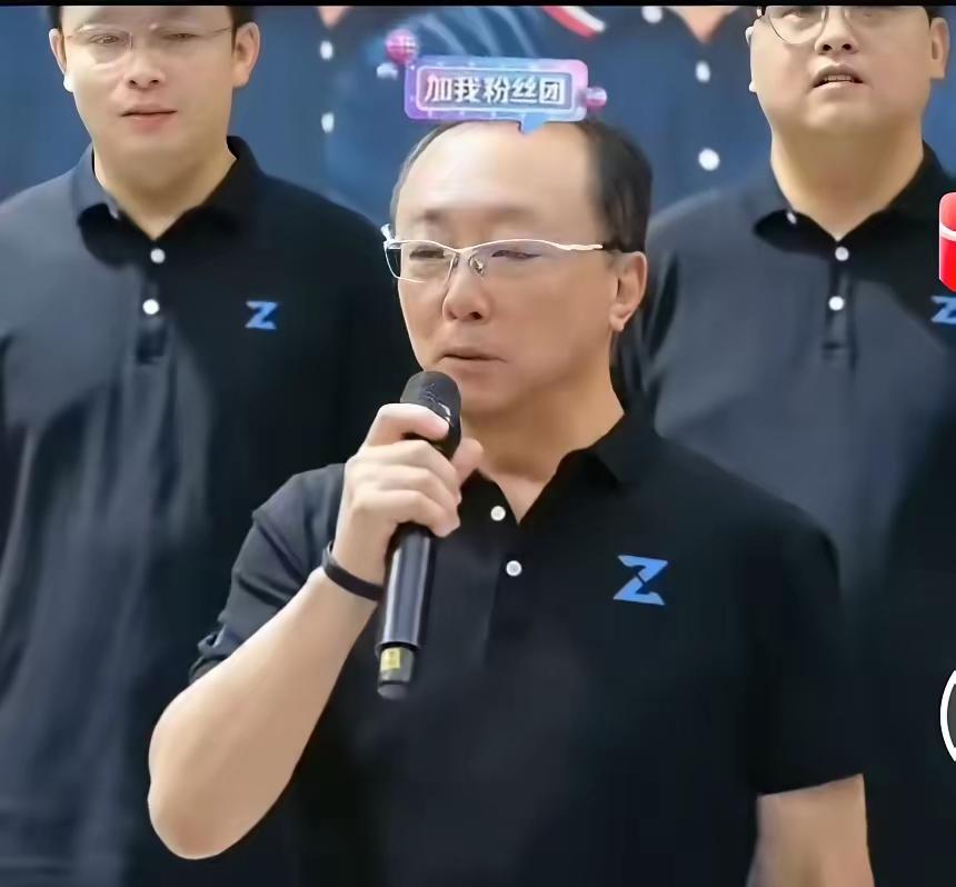 原来如此：
2024年小野寺洋树（60岁，雅马哈达到退休年龄）受张雪机车邀请入职