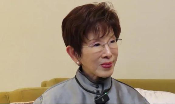 中国大陆要清醒了，台湾只要有马英九，朱立伦，洪秀珠，想实现和平统一，门都没有。三