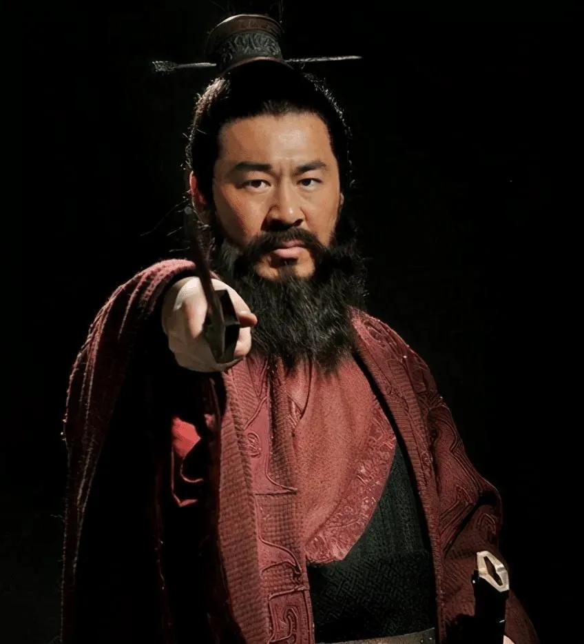 曹操举“孝廉”是个什么样的官？有什么具体的发展前途？
相信不少人受了《三国演义》
