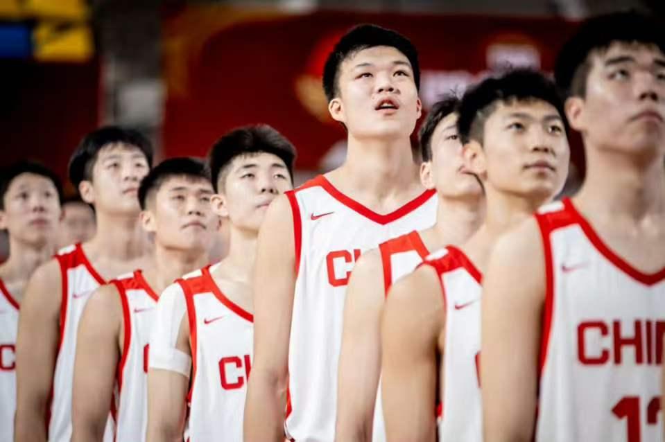 小组第一，中国U18男篮96-58大胜伊朗，球员发挥如下！
小组头名之争，胜者直