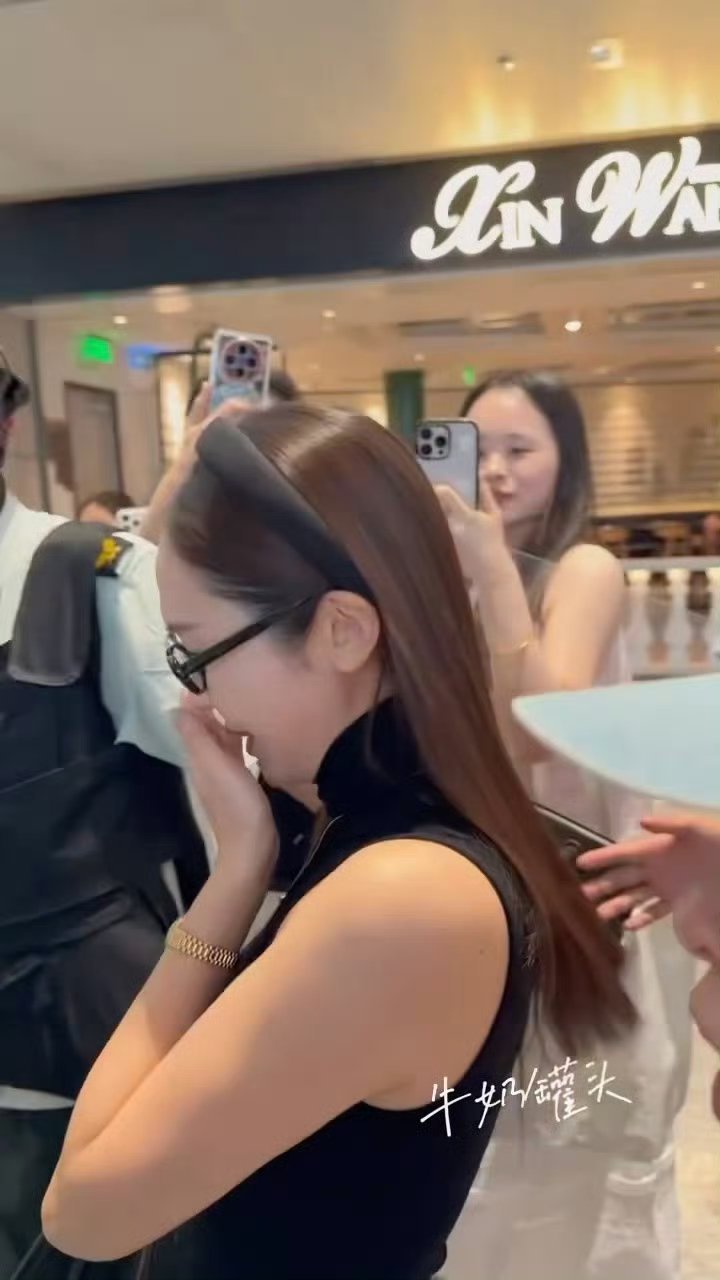 哈哈哈哈Jessica郑秀妍被臭到了好惨啊 