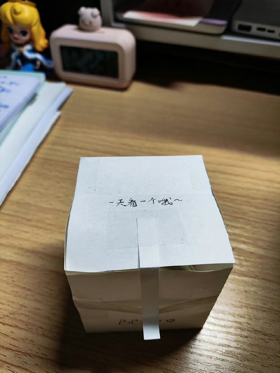 男朋友放假回家给我留了很多小纸条 ​​​