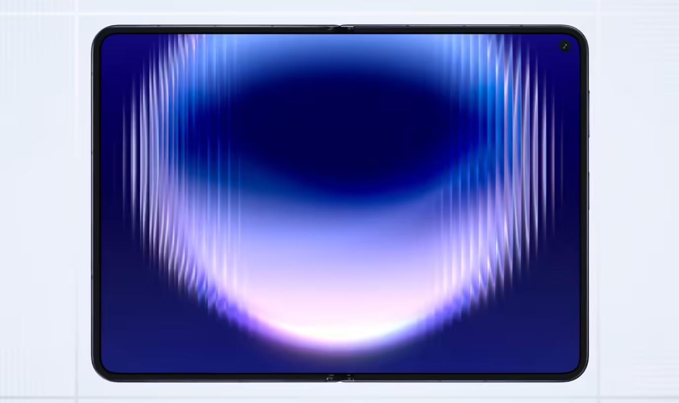 先于苹果半年！华为Pura X Max横向阔折叠外观亮相