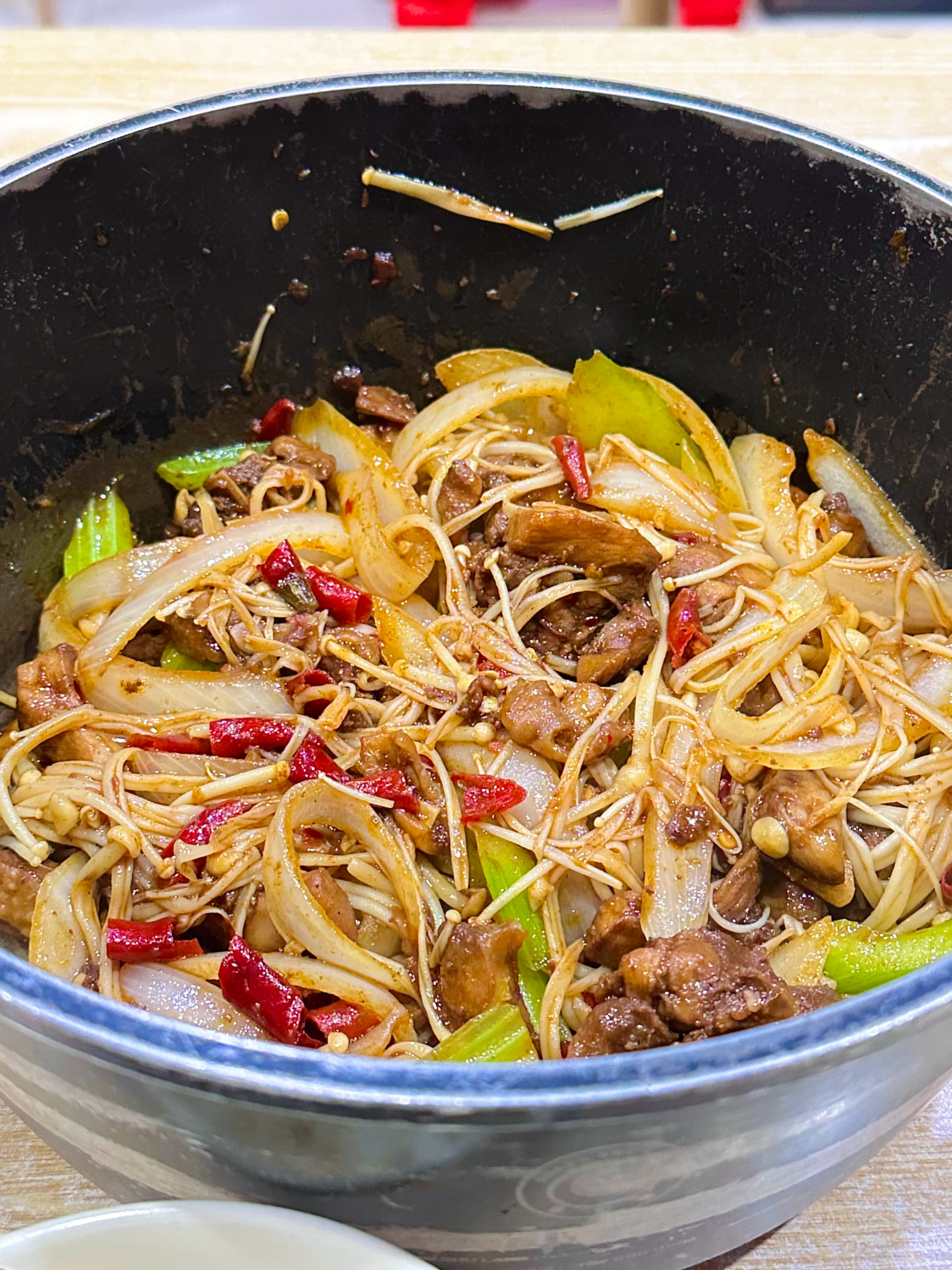 小小的幸福[来抱抱]吃了超爱的鸡公煲 