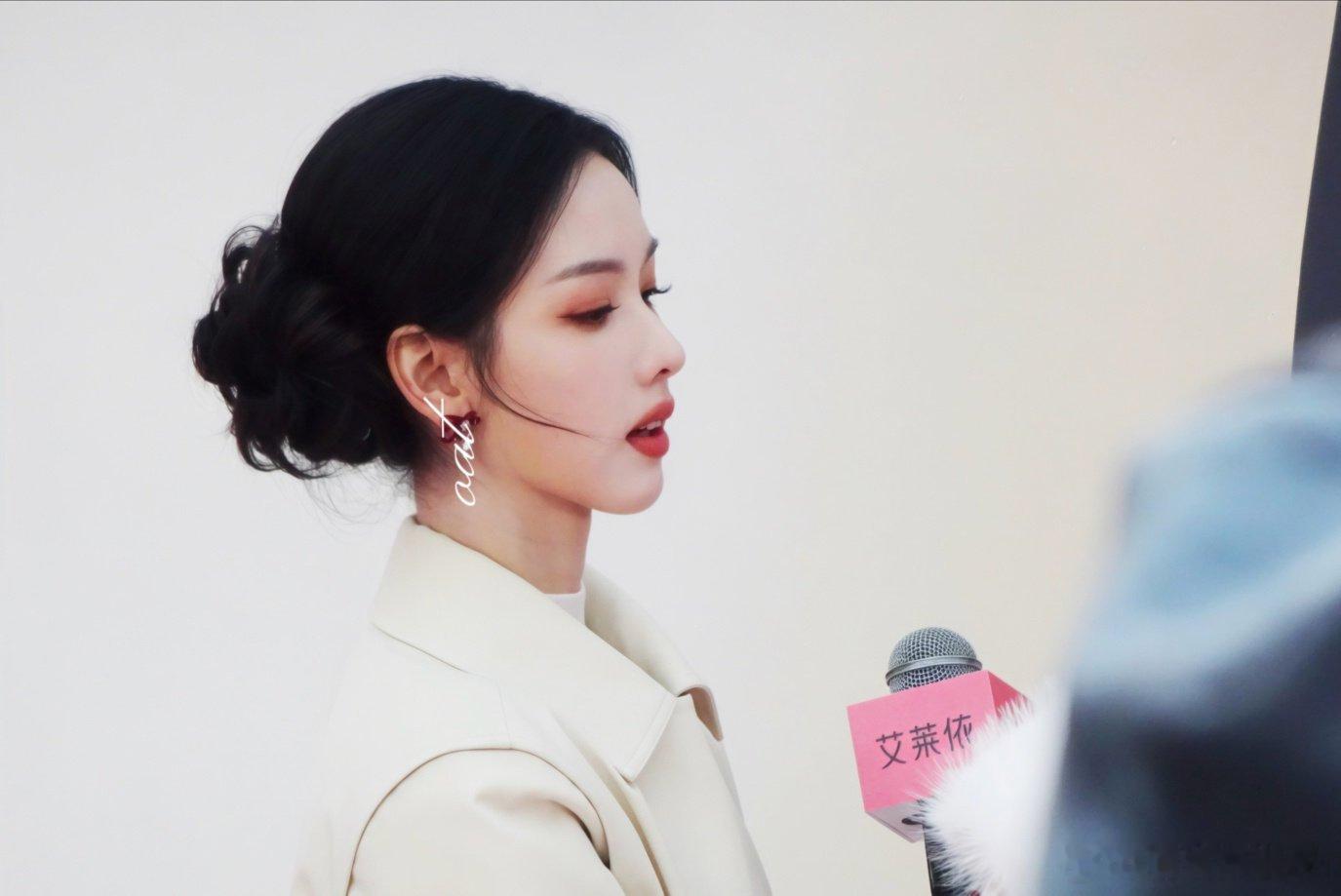 陈都灵就是全世界最可爱等我小兔子谁懂支持兔兔统治世界 