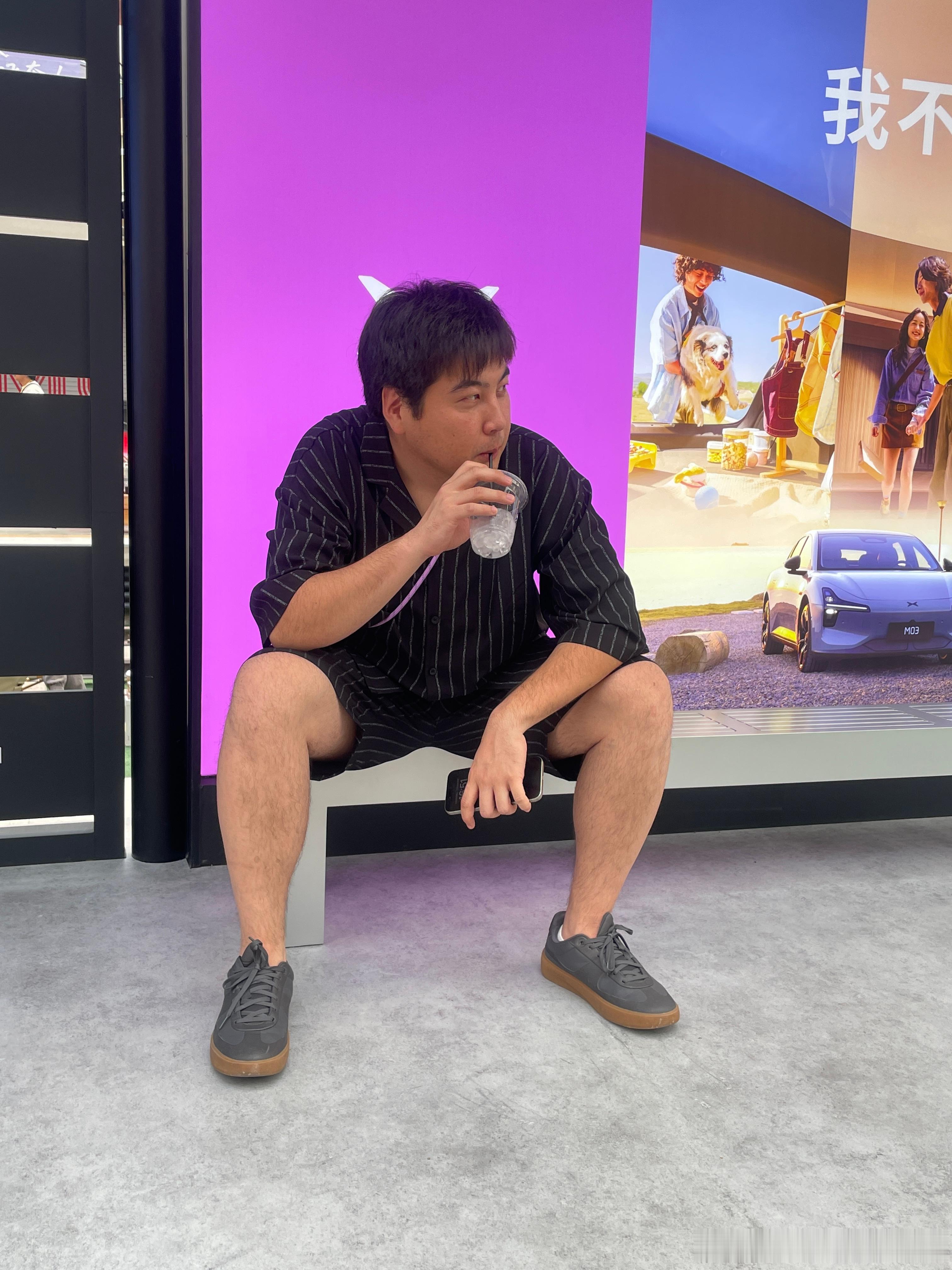 现在的社交平台不打架不讲歪理不极端没有流量我只有说个别品牌再跟他们极端粉丝吵架流