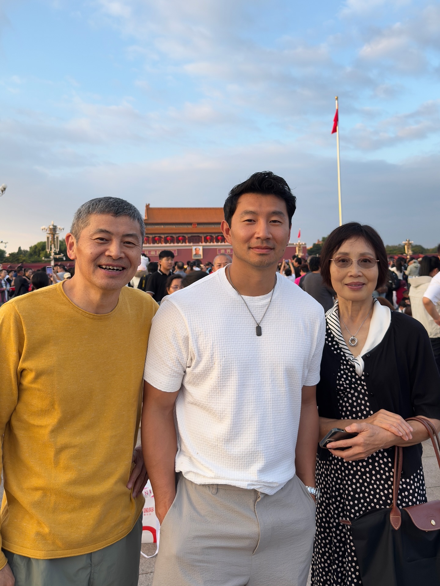 刘思慕时隔15年回北京探亲，尤其见到了91岁高龄的姥姥，表示这次相聚实在等待了太