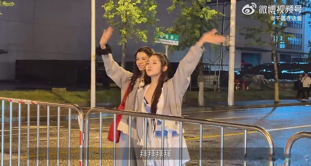 乌兰图雅团达拉崩吧屠龙四姐妹乘风2026 别的不多说，就冲姐姐们训练到嗓子发炎还