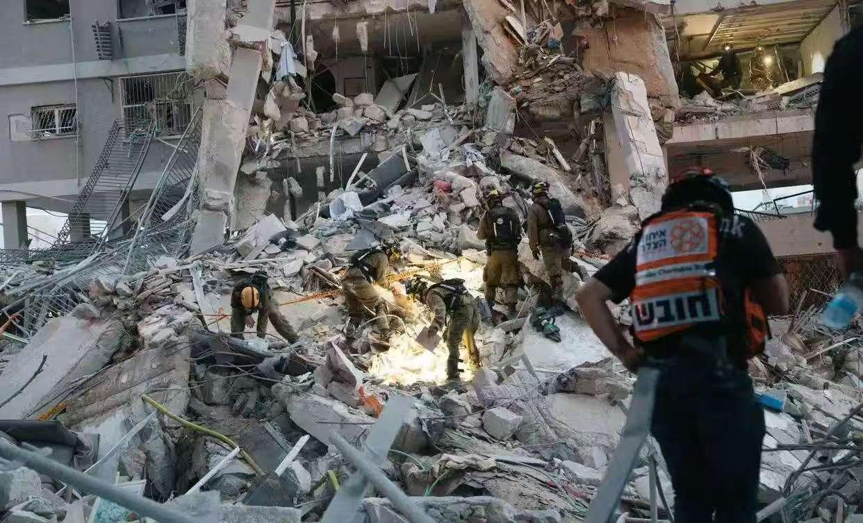 停火只是假象！以色列人一边饿肚子，一边喊着要打到底！战争带人们的到底是什么？23