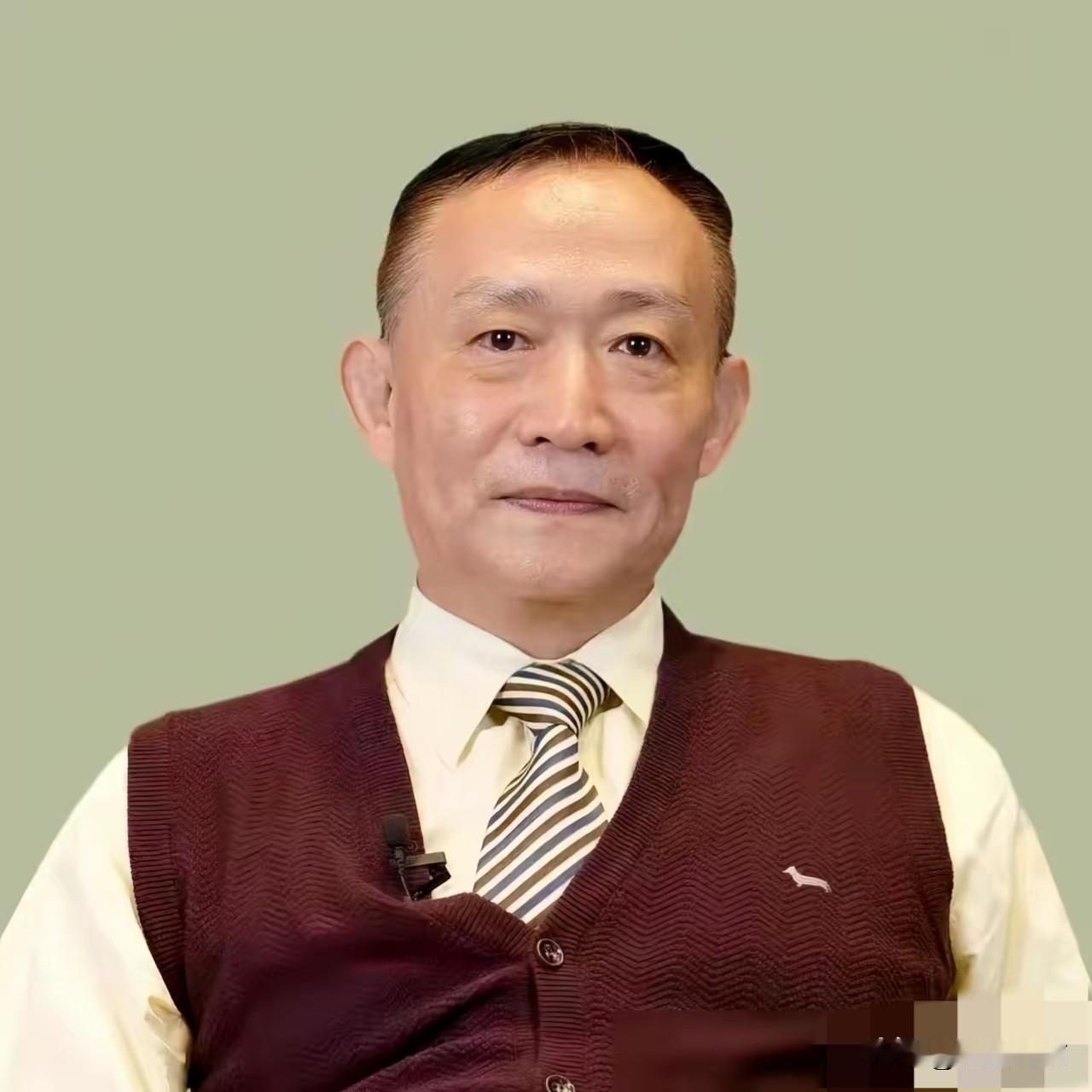 卢麒元这回真是把桌子给掀了，直接点名“十五五”里那些想搞私有化的苗头。
​说实话