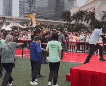 真相了，原来之前全红婵到澳门参加全民健身跑活动和郭晶晶同台是有互动的。

因为当