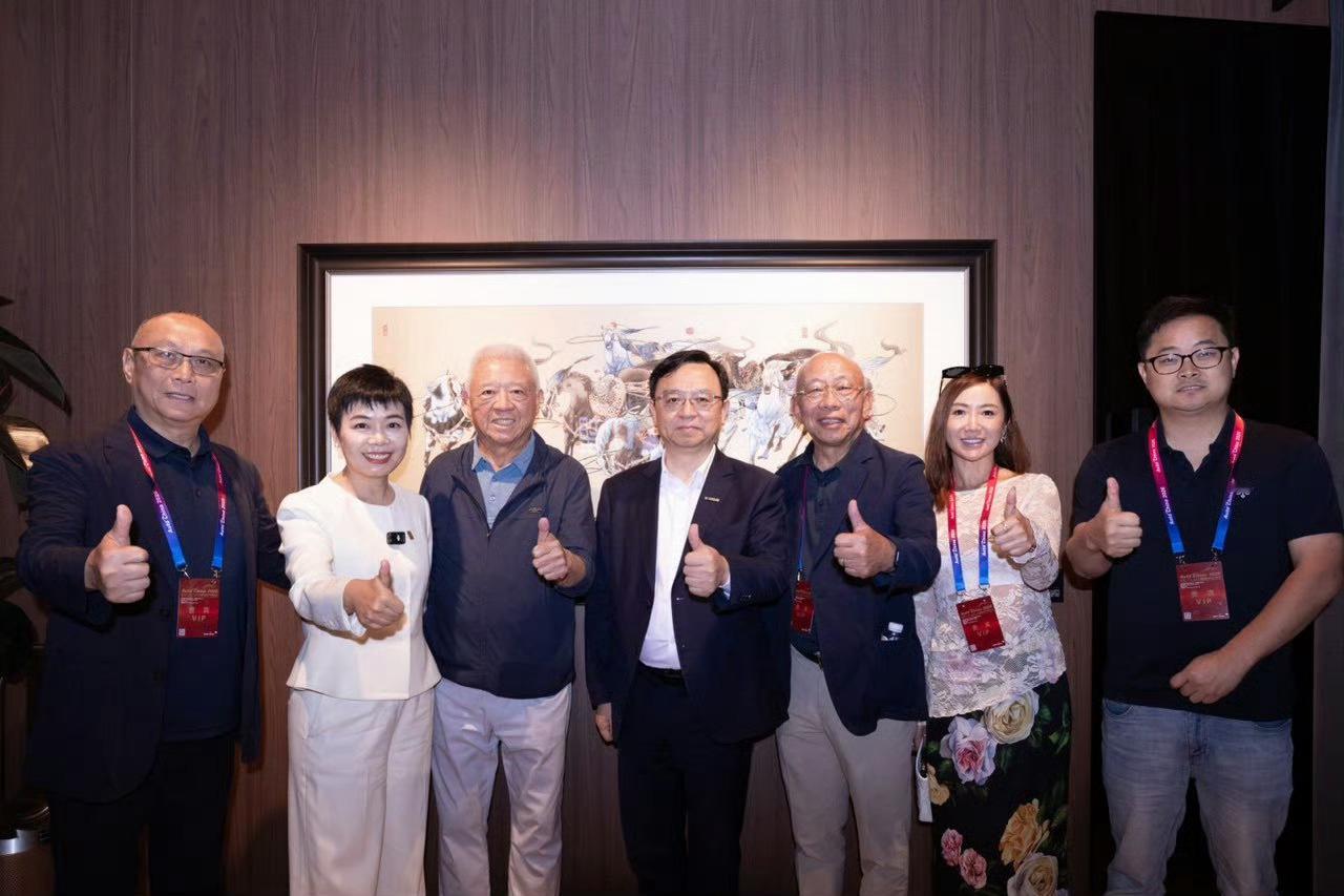 比亚迪仰望U9X在北京车展发布，极致的产品定义，仰望的展台尽显中国高端智造，U9