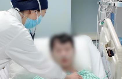 泰国生腌虾把上海游客送进ICU：人家当地人都不吃了，光游客边吃边中寄生虫！

7