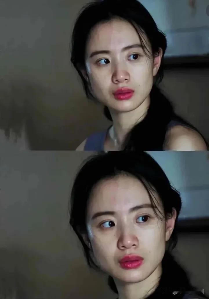 李梦真的是天生吃演员这碗饭的脸，眼睛自带故事感、破碎感，一出场就会被吸引，圆圆的