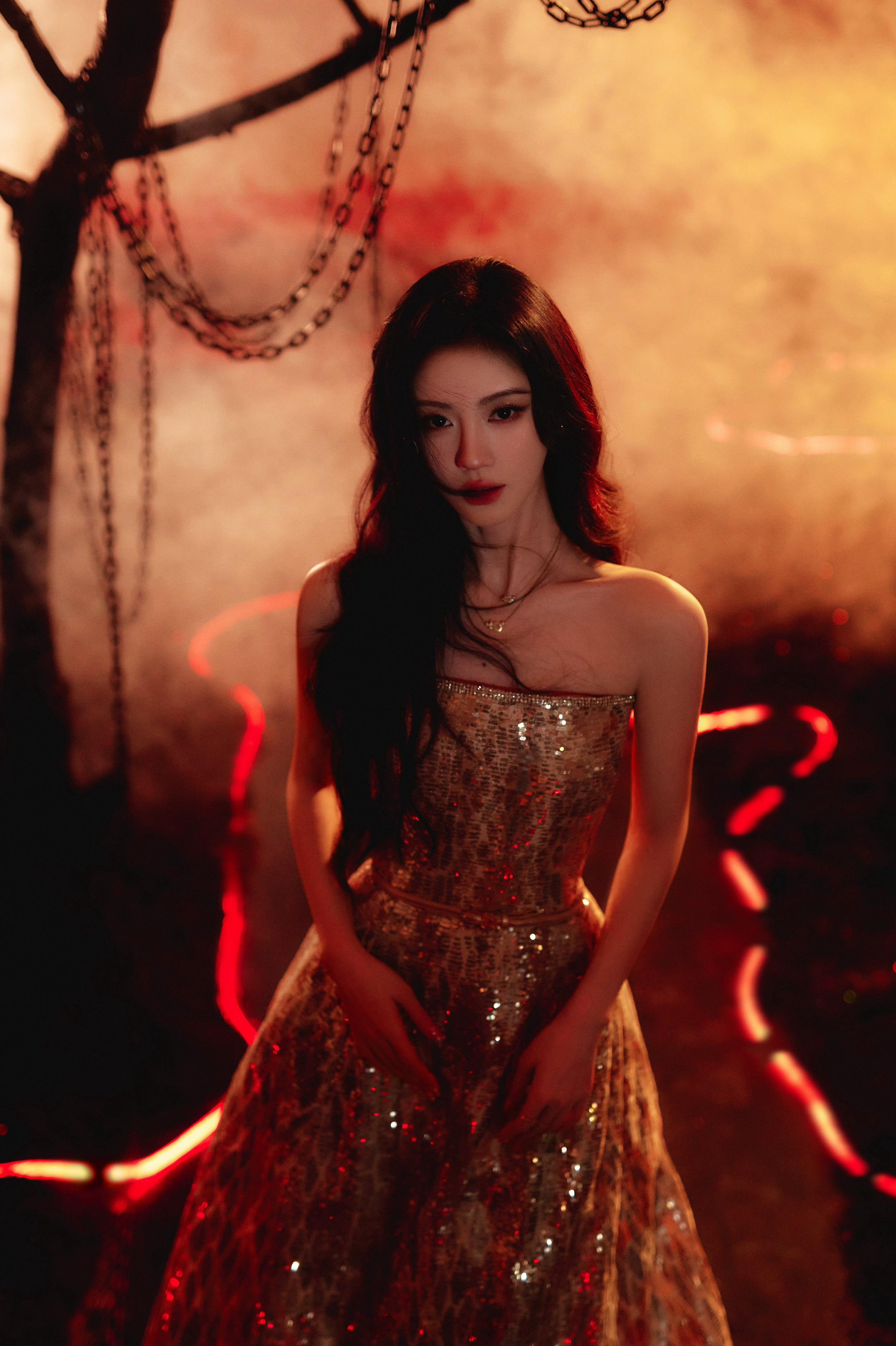 鞠婧祎鎏金碎钻裙造型出图了！🍊这也太美了吧！[偷乐]鞠婧祎直播严肃学习鞠婧祎强