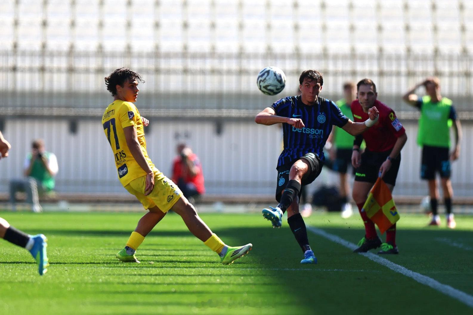 韦基执教的U23梯队意丙联赛第35轮客场2:0普罗韦尔切利，阿梅里吉、亚历克西乌