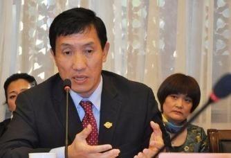 “中国拿什么挑战美国？人均收入只有人家的8%！”就是这位中国经济领域专家-黄亚生