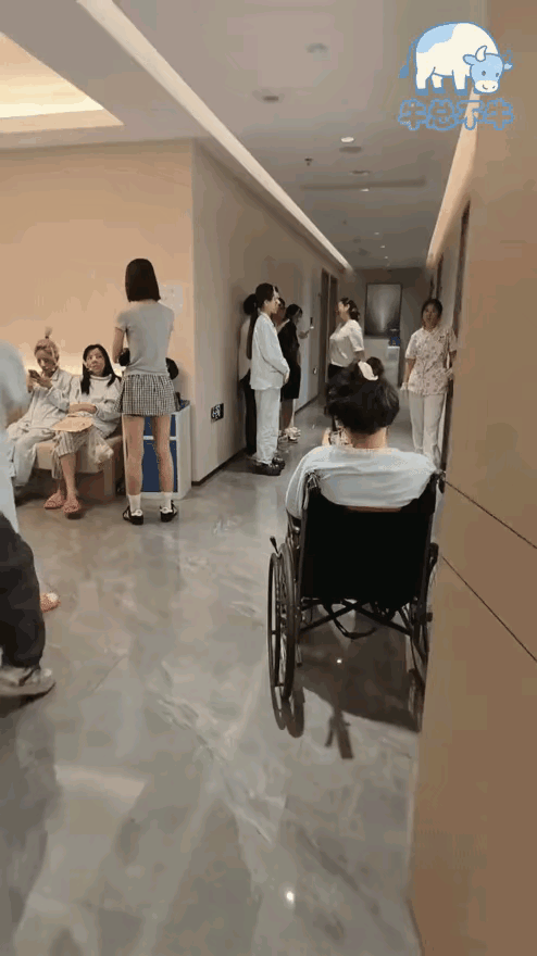 美容院这么热闹的吗，为什么一个带男朋友的都没有