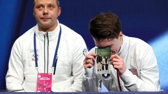 冬奥会 10日，米兰冬奥会冰场上发生感人一幕。24岁的美国花样滑冰选手马克西姆·