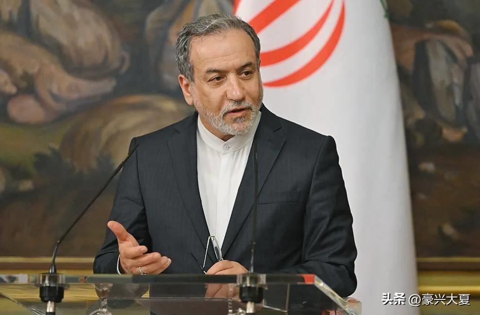 伊朗给日本下套了！据央视新闻3月21日报道，伊朗外长：伊朗有意允许与日本相关的船