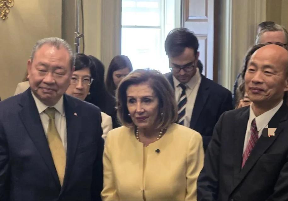 韩国瑜竟然在美国和佩洛西见面。


这场所谓的“高规格会面”，本质上还是此前78