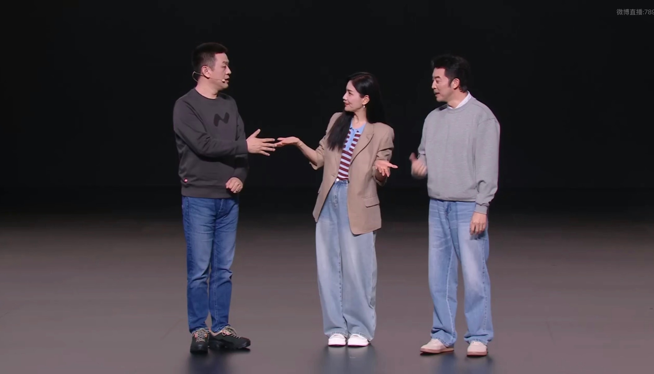 沙溢玩嗨了李斌有诚意 沙溢胡可携手亮相品牌发布会，创始人李斌诚意拉满。斌哥与沙溢