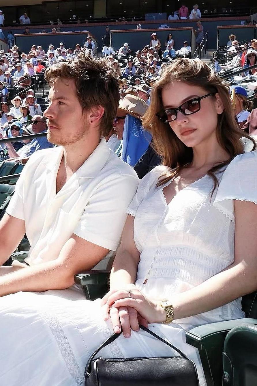 谁能拒绝芭芭拉帕尔文的神级穿搭？甜而不腻，飒而不冷，可盐可甜、可纯可欲，一出场就