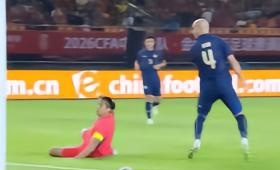 国足与泰国队0-0握手言和。此役国足控球率超六成，24次射门，场面优势明显，惜张
