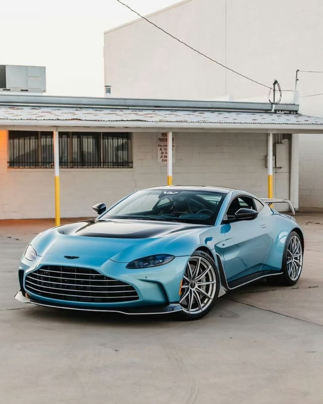 阿斯顿·马丁 V12 Vantage [色][色] ​​​