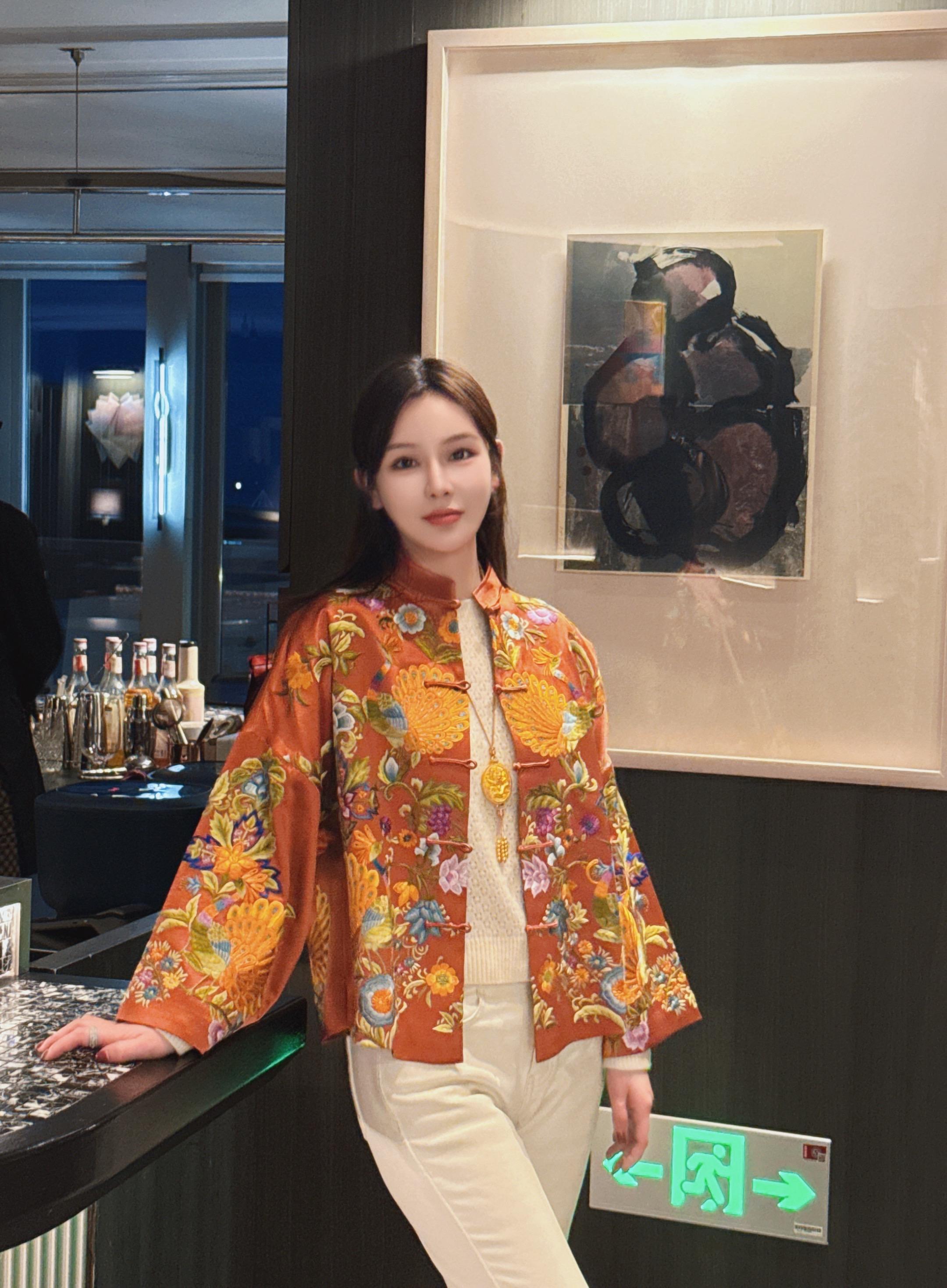“岁月是场没有终点的旅途，   它教会我们：   见过喧嚣，方懂安静的...
