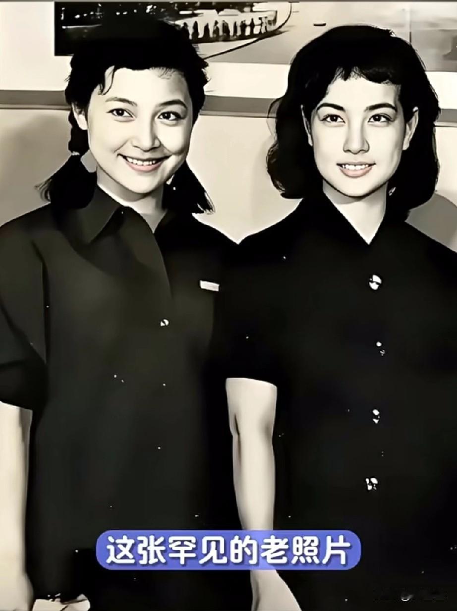 这张罕见的老照片定格了刘晓庆与陈冲的珍贵同框。

彼时二人正值演艺生涯黄金期，刘