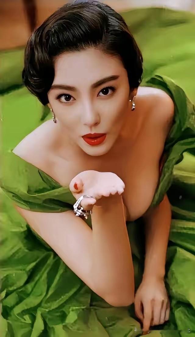 可能🤔她定义自己的大女主，就是睡你的男人，睡你的床，爱干嘛就干嘛，真性情，这些