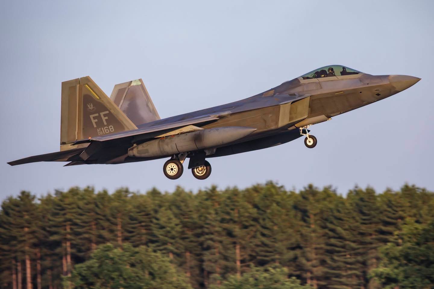 今日猛禽 早安猛禽[飞机]美国空军第1战斗机联队（USAF FF 1FW） F2