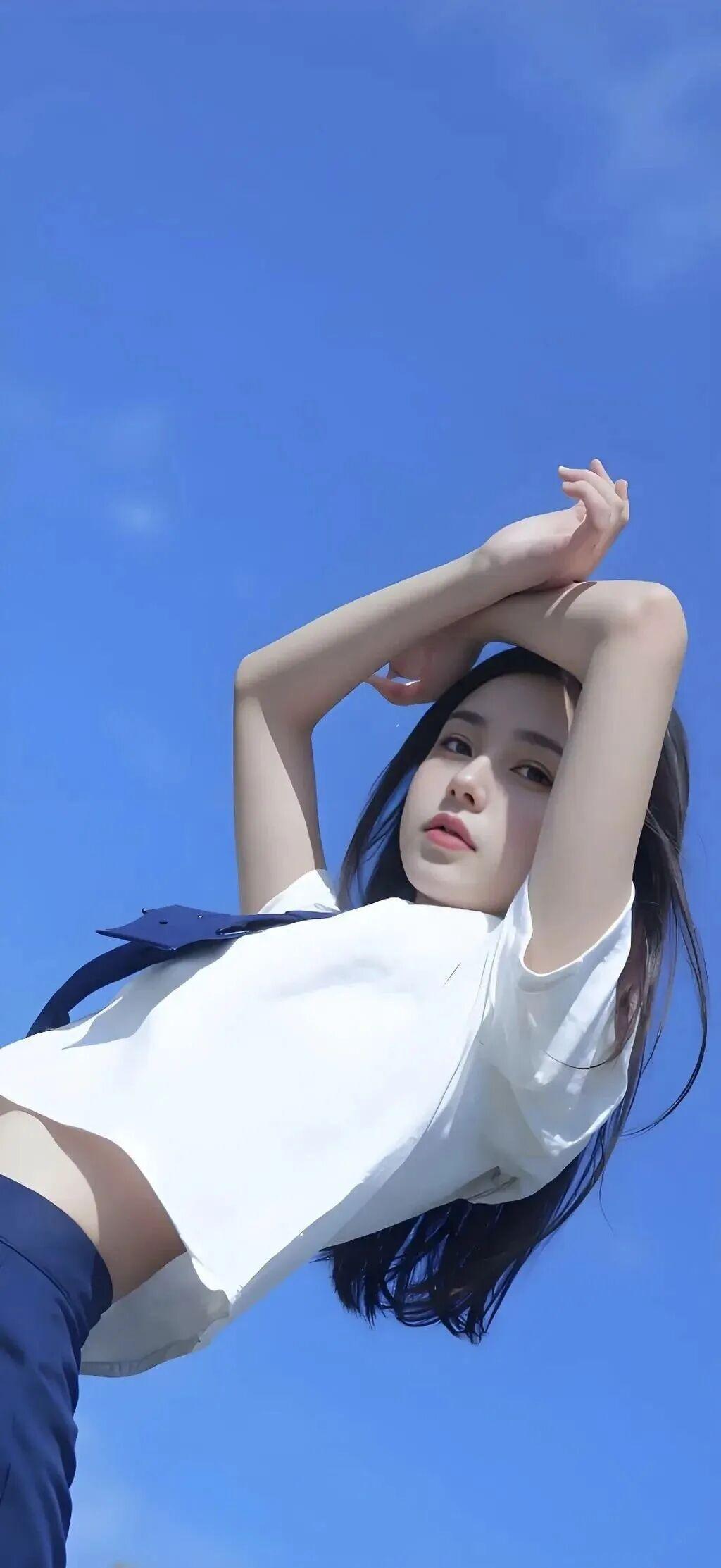 平凡不代表平庸，普通也能绽放光芒。不必追求轰轰烈烈的人生，把每一件小事做好，把每