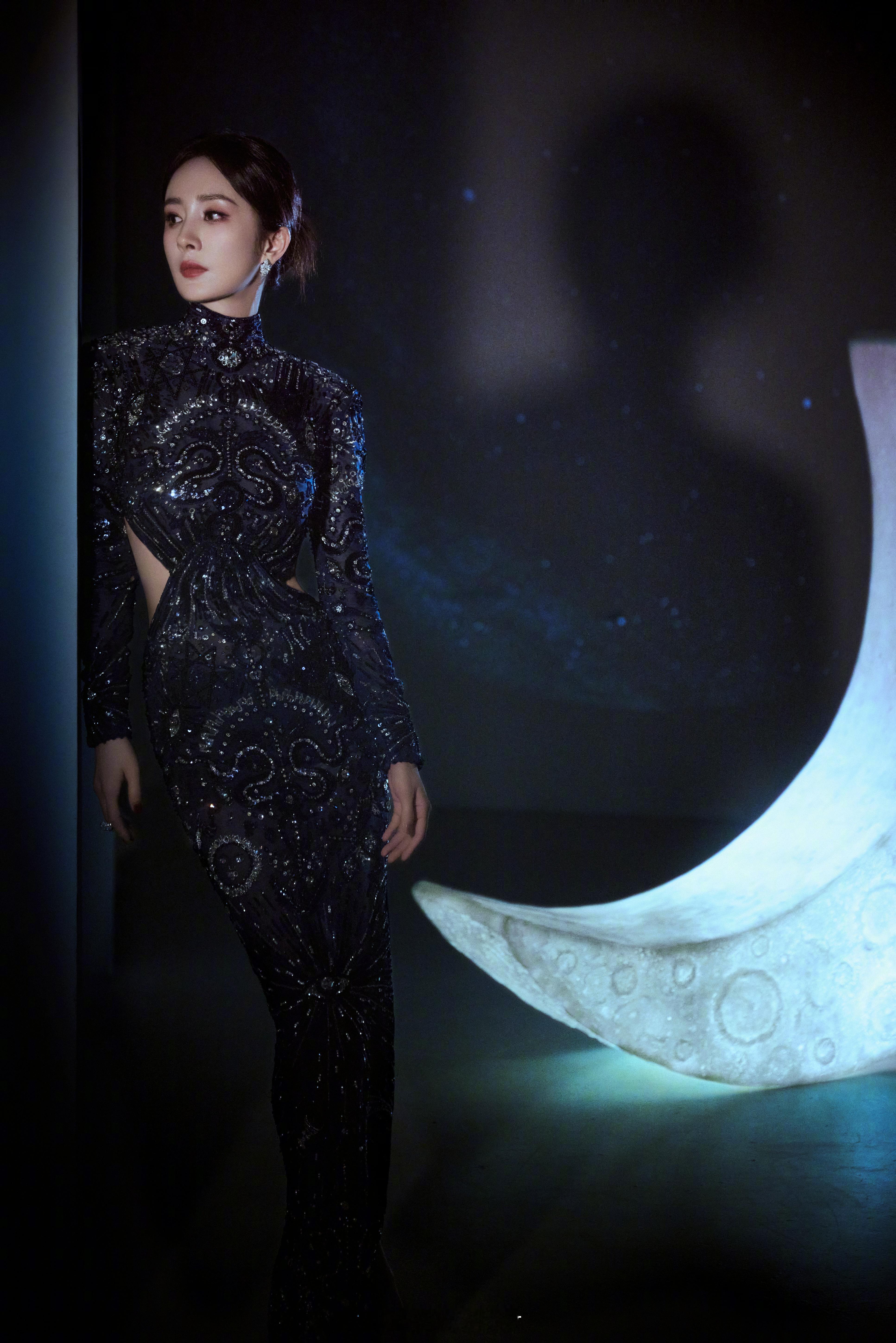 无裸足，不杨幂