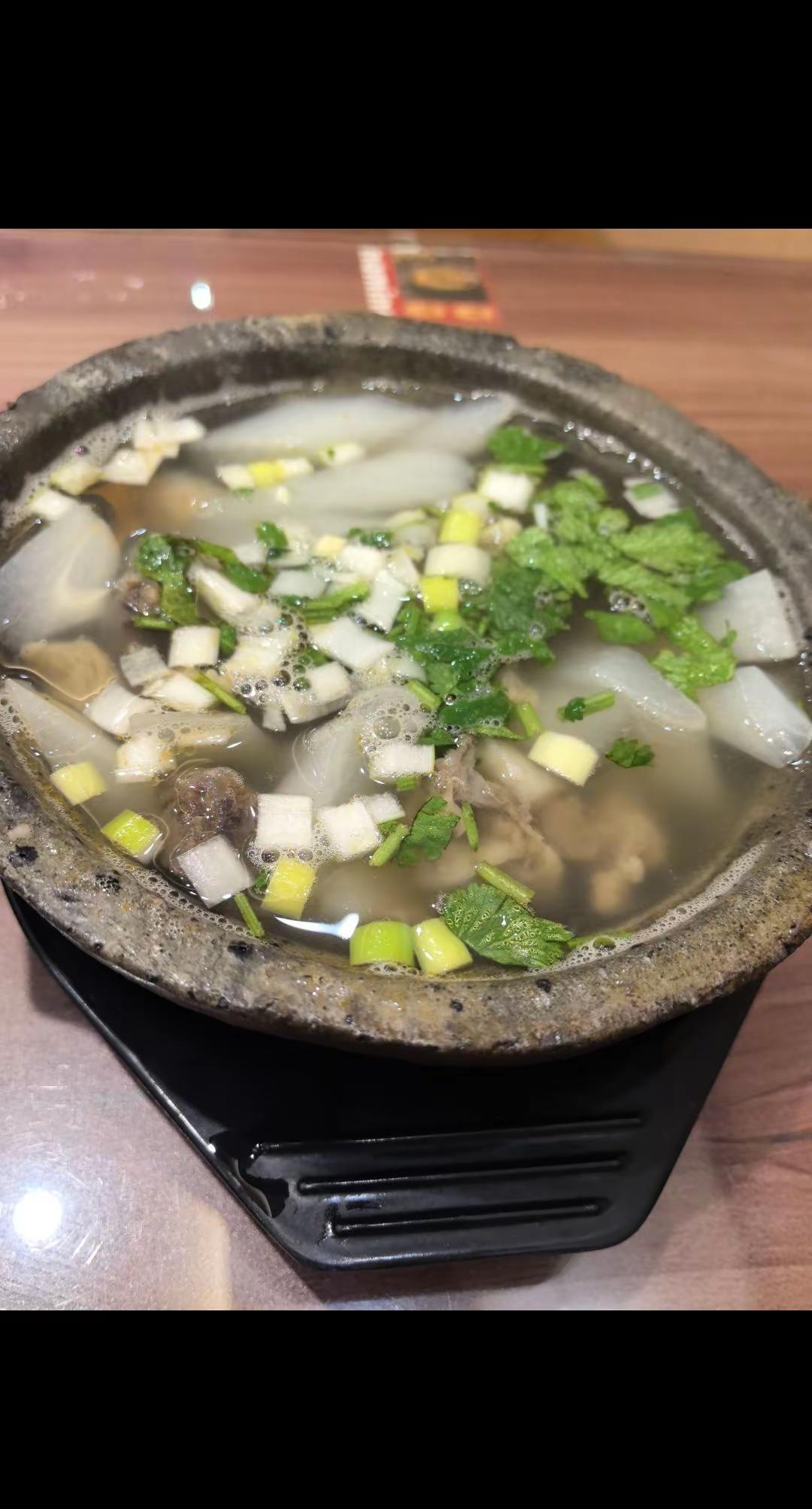 慌什么慌，四十而已。然，已很难一天开七小时的车了。这山高路远的人间呵，浅酌！四十