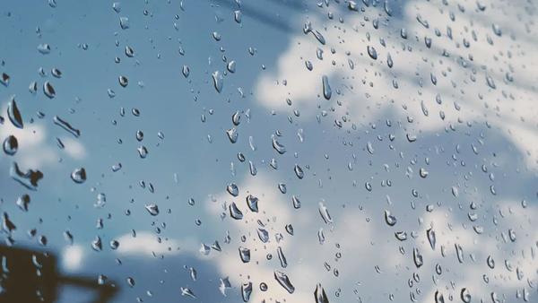 在“十四五”期间，气象部门通过积极开展人工防雹和增雨雪作业，有效调控了天气灾害，