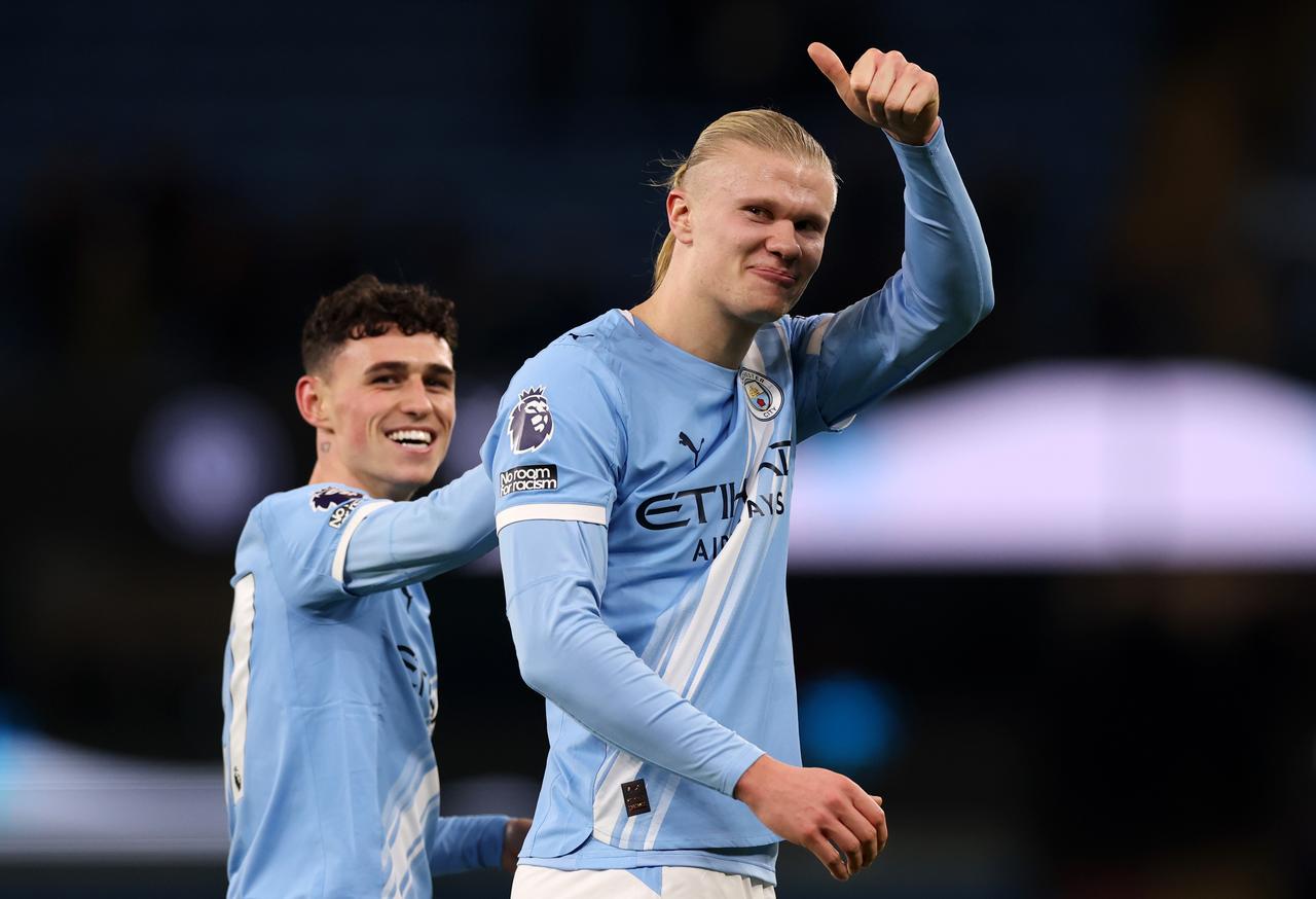 陷入“戴帽荒”

哈兰德对阵西汉姆联个人数据：

13 触球
8 对方禁区内触球