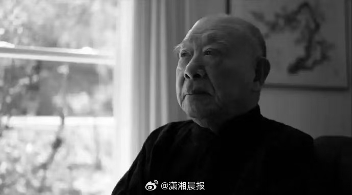 【#王小波是许倬云的学生#】#历史学家许倬云逝世# 据澎湃新闻，著名历史学家许倬