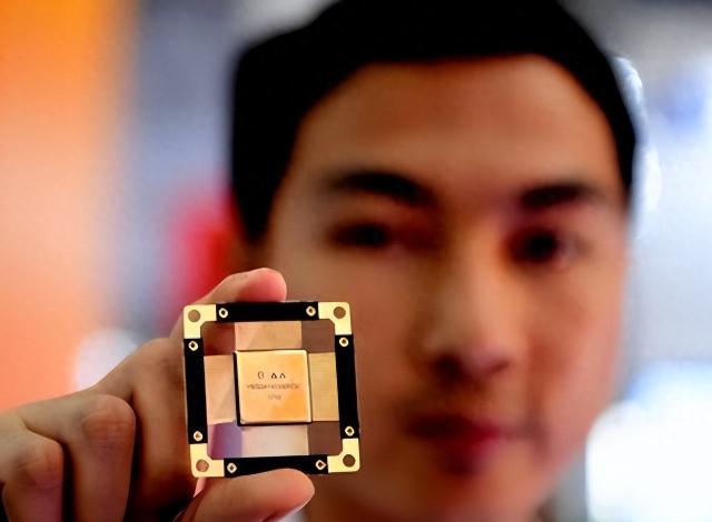 [微风]美国专家：中国芯片大扩产，或卷死全世界。

这句话，已经不是什么危言耸听