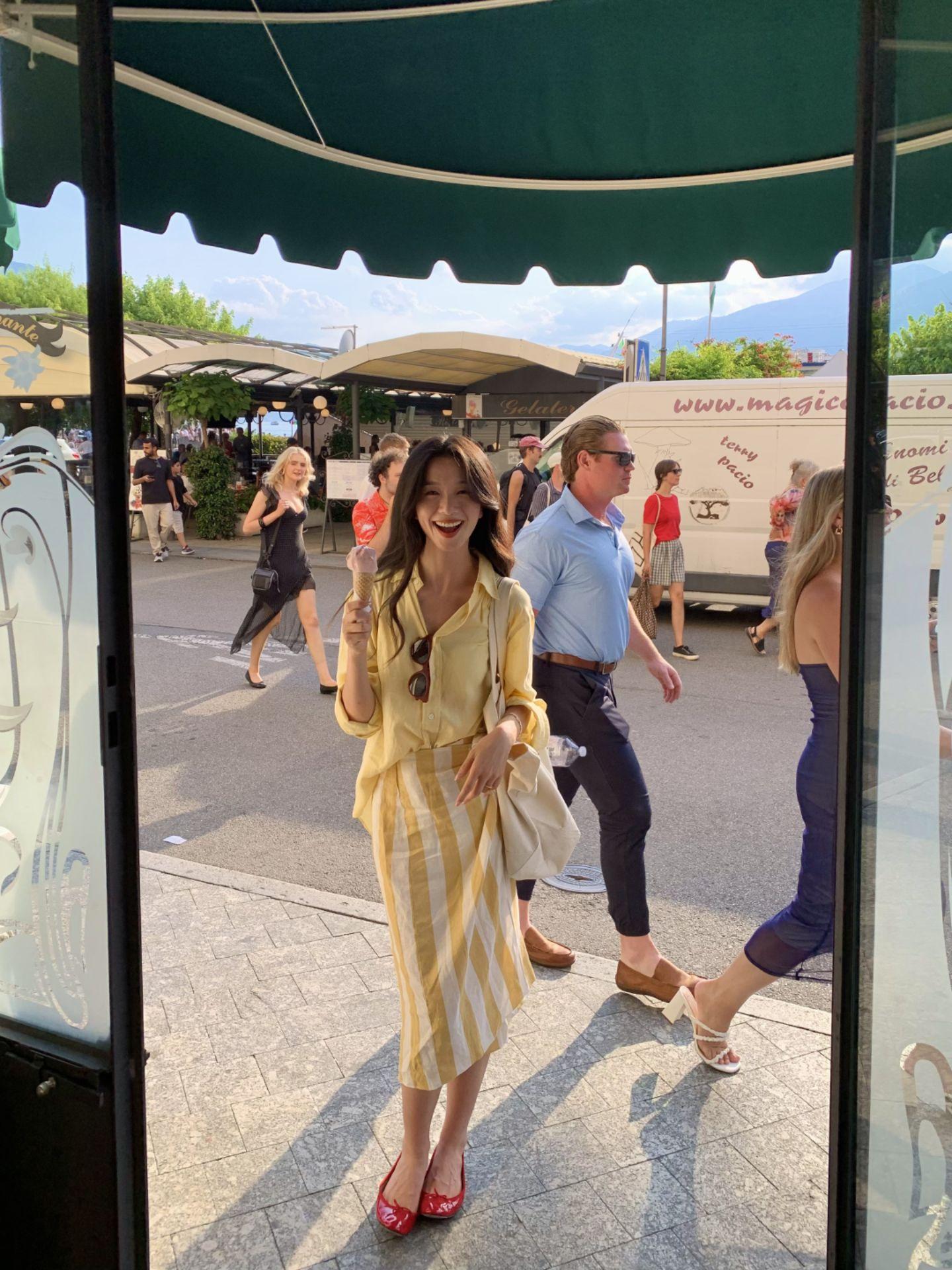 夏天这样穿明媚又气质。