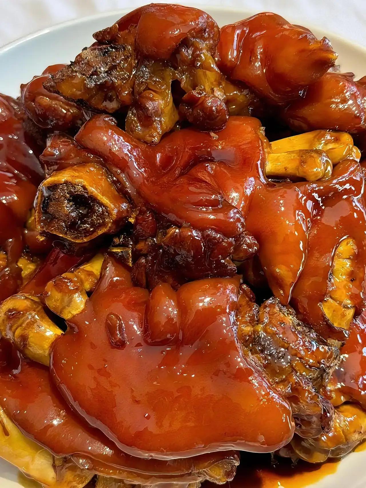 46年前的1979年我15岁，正上高中。周六中午，在附近货场干搬运工的堂哥去学校