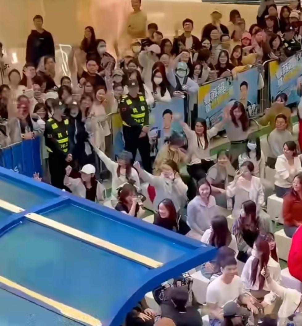 付航空降苏州为苏超打call苏州的足球氛围棒呆！和大家一起为苏超加油，每一脚传球