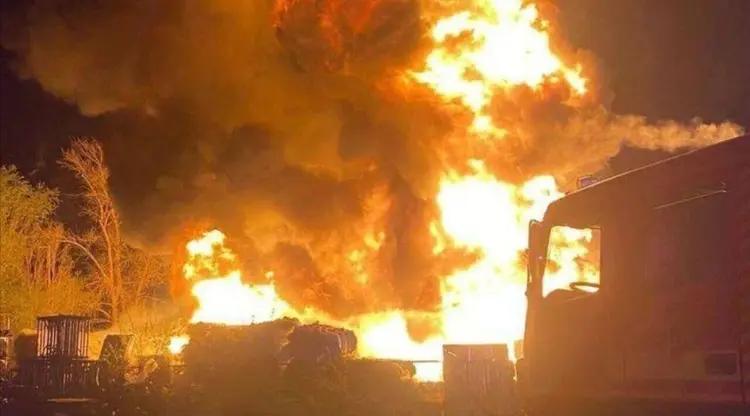 [玫瑰]俄罗斯不再留情！6枚重型炸弹直扑乌克兰大坝，局势彻底失控。全网哗然！俄乌