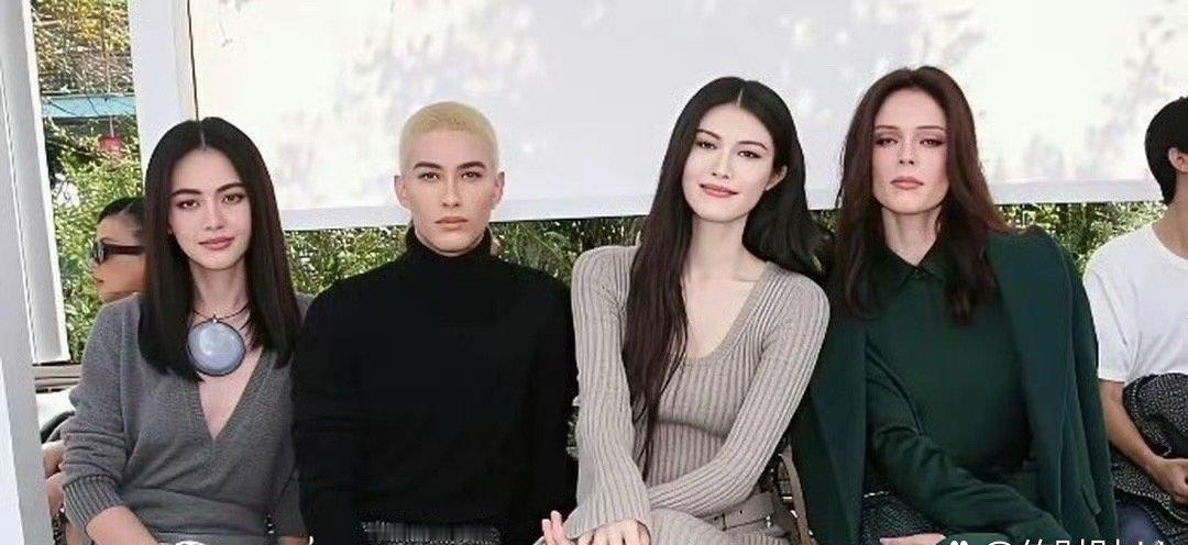 何穗这皮肤也太白了，白到连白人姑娘都得认输，站在她旁边都显黑 ​​​