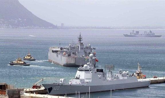 南非港口，上演震撼一幕，多国军舰集结，是美国看得懂的信号

上周，南非开普敦港口
